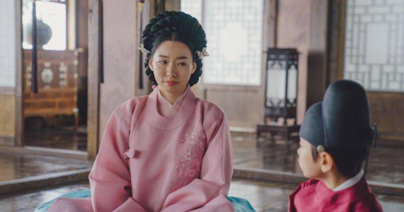 Dok. Vidio/The Queen Who Crowns